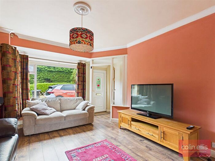 2 Bedroom Detached Bungalow For Sale In Osgodby Lane, Scarborough, YO11