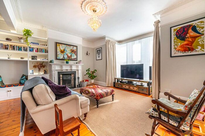 5 Bedroom Terraced House To Rent In Gants Hill, Ilford, IG1