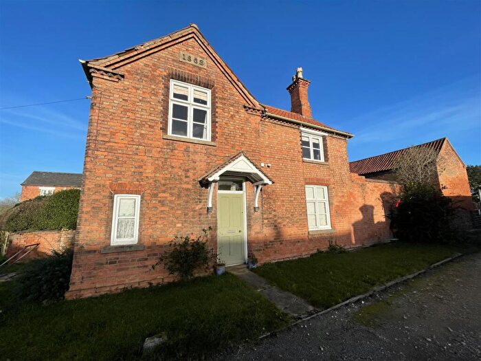 2 Bedroom Semi-Detached House To Rent In Main Street, Hoveringham, NG14