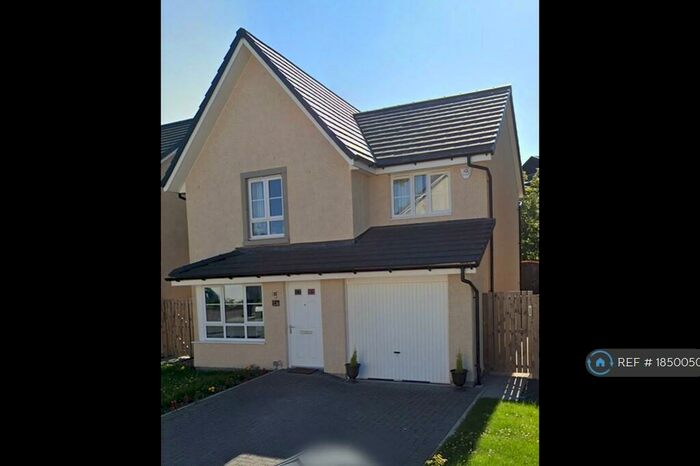 3 Bedroom Detached House To Rent In Barnyard Park Crescent, Edinburgh, EH12