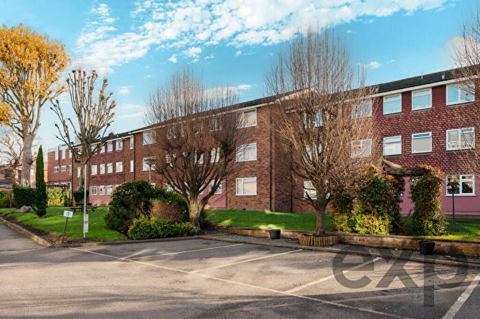 4 Bedroom Penthouse To Rent In St. James Road, Sutton, SM1