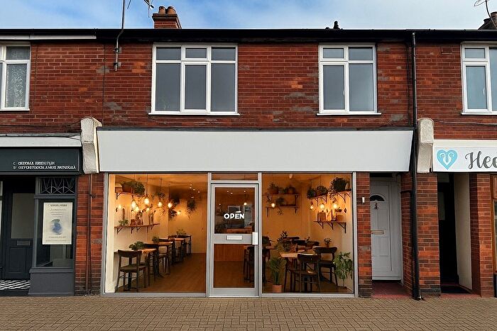 2 Bedroom Maisonette To Rent In Crabtree Arcade, Grand Avenue, BN15