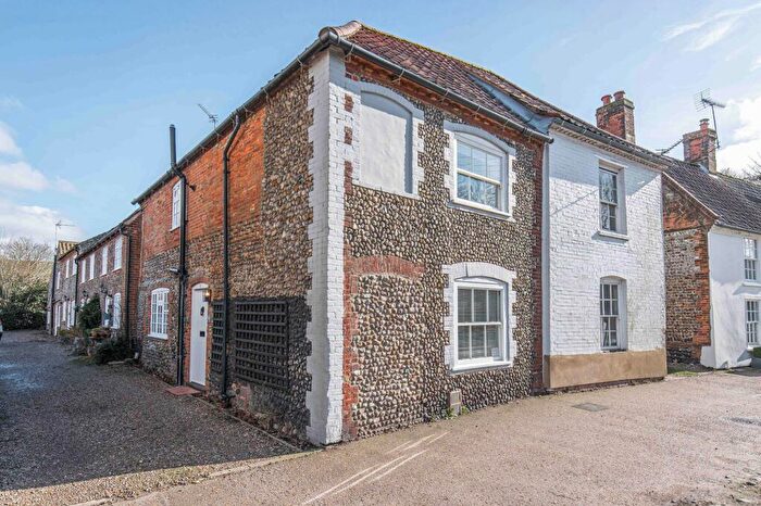 2 Bedroom Cottage For Sale In Holt, NR25