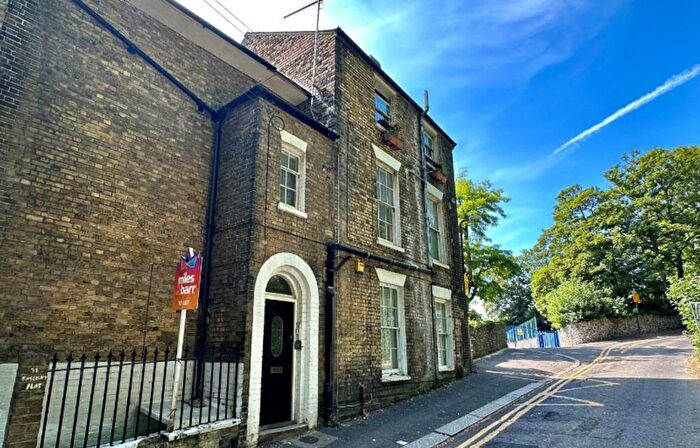 2 Bedroom Flat To Rent In Laureston Place, Dover, Kent, CT16