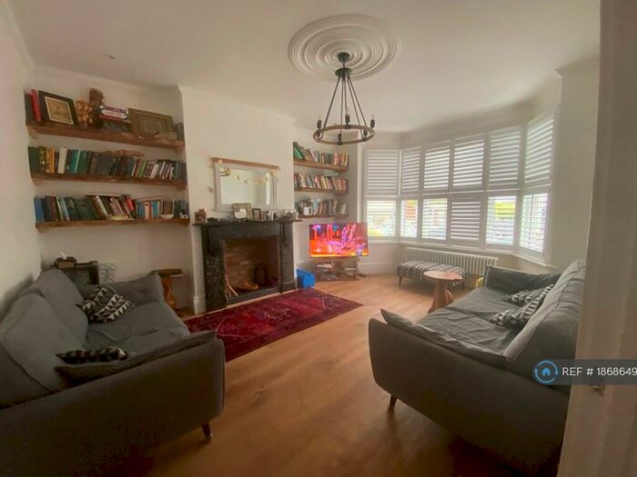 4 Bedroom Terraced House To Rent In Wynndale Road, London, E18