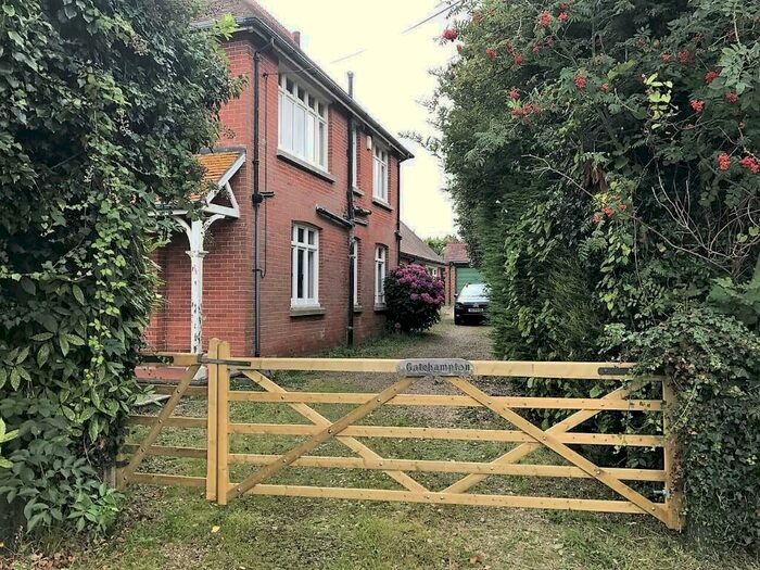 4 Bedroom Detached House To Rent In , BN26