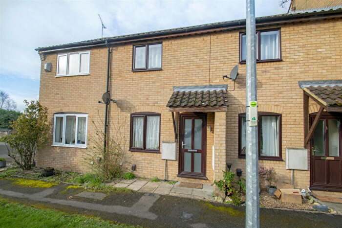 2 Bedroom Terraced House To Rent In Strafford Close, Harlington, LU5