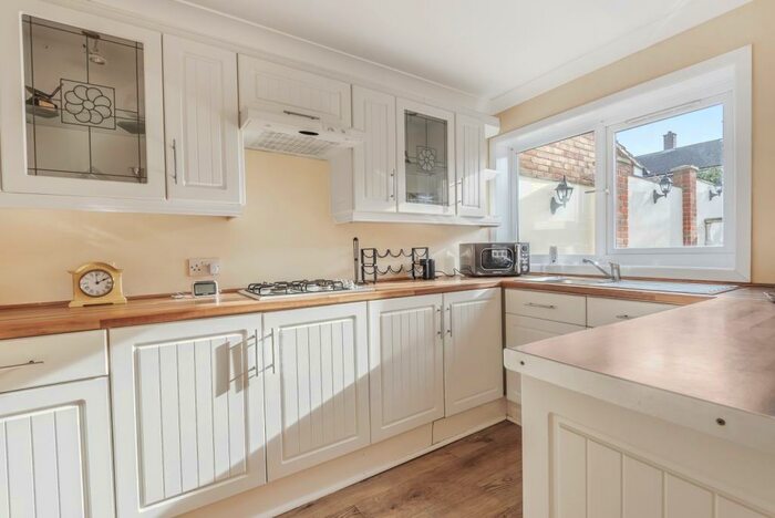 3 Bedroom Terraced House To Rent In Burdett Close Sidcup, DA14