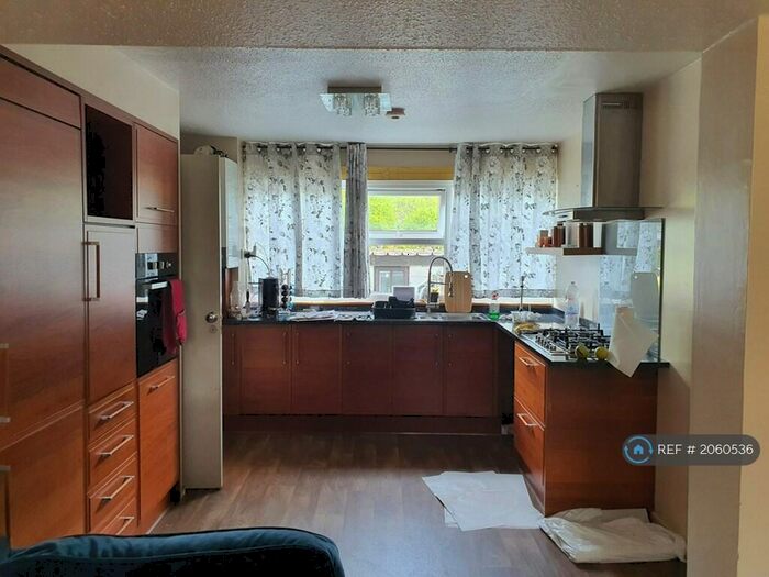 2 Bedroom Terraced House To Rent In Crispin Road, Bradville, Milton Keynes, MK13