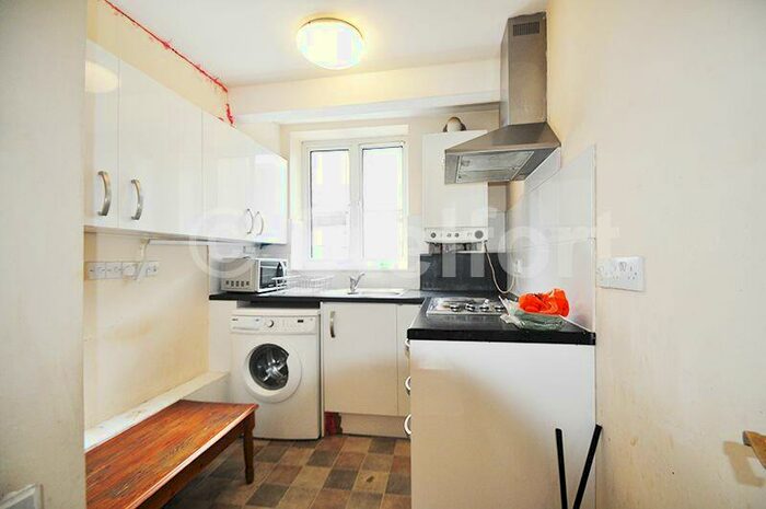 3 Bedroom Apartment To Rent In Deptford Broadway, London, SE8