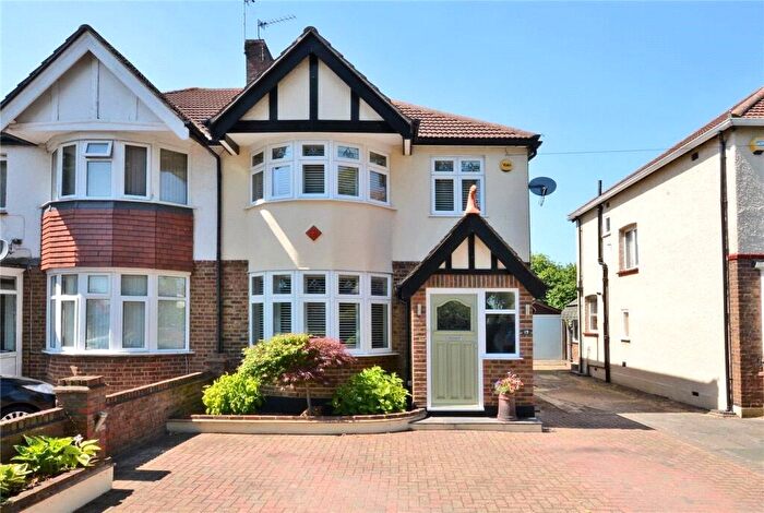 4 Bedroom Semi-Detached House To Rent In Colborne Way, Worcester Park, Surrey, KT4
