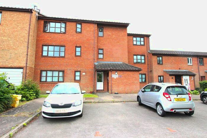 1 Bedroom Flat To Rent In Newcourt, Cowley, Middlesex, UB8