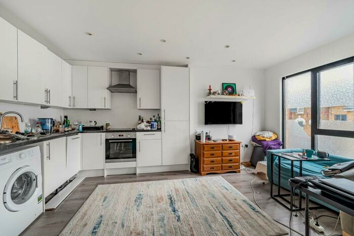 1 Bedroom Flat To Rent In Sheila Court, Walthamstow, London, E17