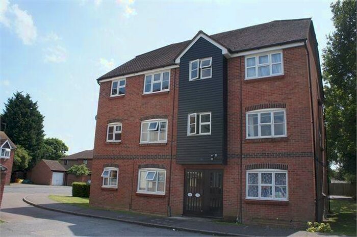 2 Bedroom Flat To Rent In Harvard Court, Highwoods, Colchester, Essex., CO4
