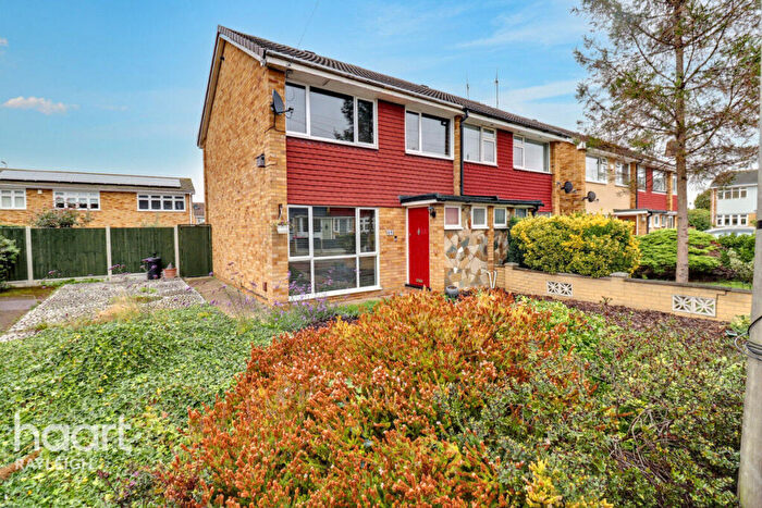 3 Bedroom Semi-Detached House For Sale In Bramble Road, Leigh-On-Sea, SS9