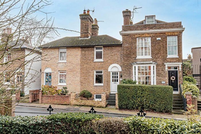 2 Bedroom Terraced House For Sale In South Road, Faversham, ME13