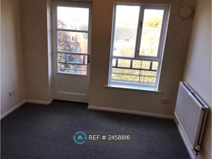 1 Bedroom Flat To Rent In Hermon Street, Nottingham, NG7
