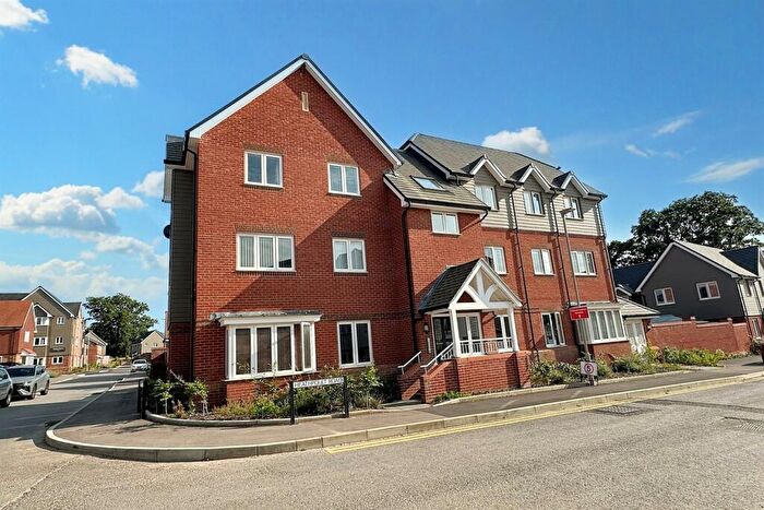 2 Bedroom Flat For Sale In Verwood, BH31