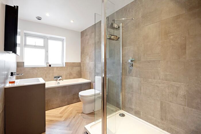 3 Bedroom Flat To Rent In Loyal Parade, Brighton, BN1