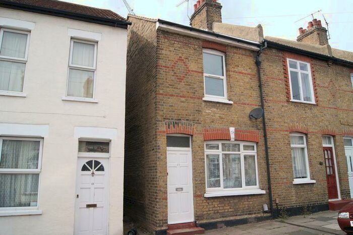 2 Bedroom Terraced House To Rent In Brighton Avenue, Southend-On-Sea, SS1