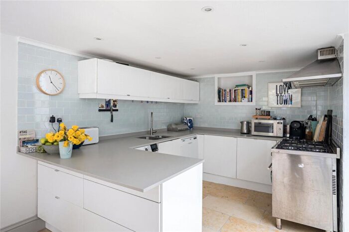 3 Bedroom End Of Terrace House For Sale In Appleby Road, Hackney, London, E8 - Photo 12