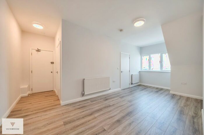 Studio To Rent In Mount View Road, Crouch End, London, N4