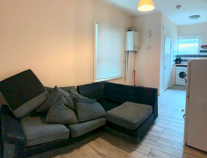 2 Bedroom Maisonette To Rent In Wilton Road, London, SE2