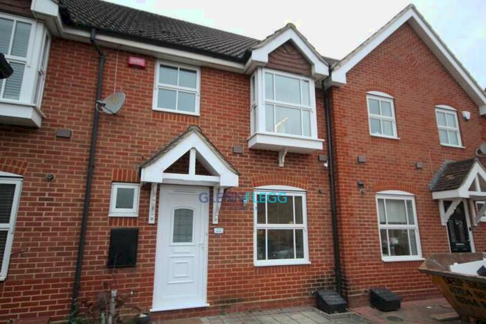3 Bedroom Property To Rent In Moundsfield Way, Cippenham, SL1