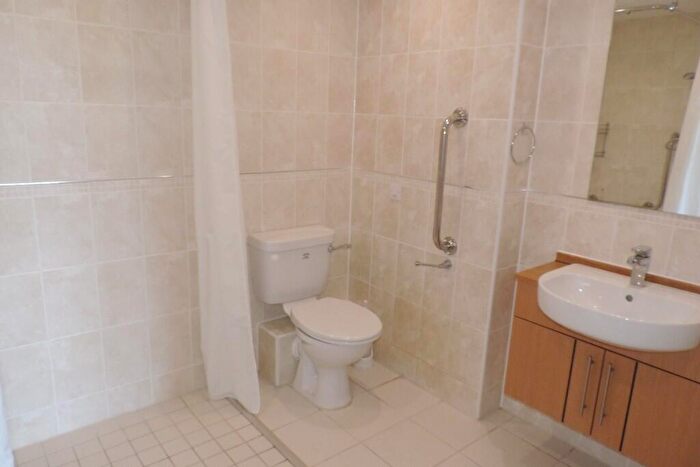 1 Bedroom Retirement Property To Rent In Darkes Lane, Potters Bar, Hertfordshire, EN6