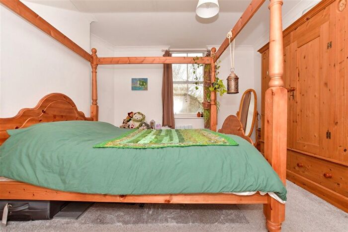 2 Bedroom Flat For Sale In New Street, Dover, Kent, CT17