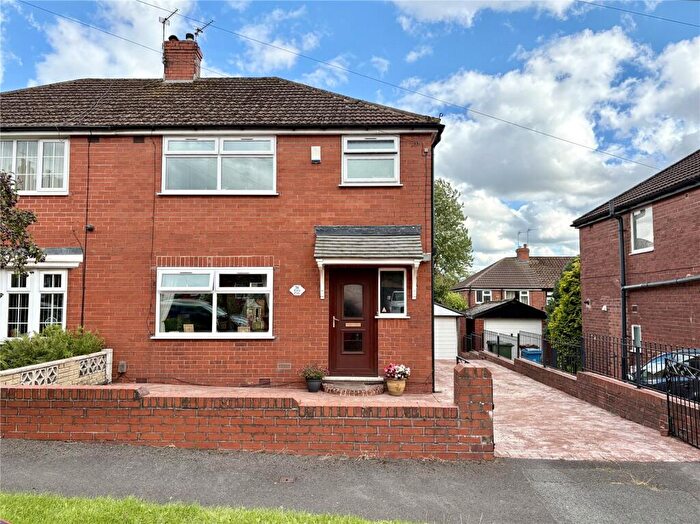 3 Bedroom Semi-Detached House For Sale In Priory Close, Oldham, Greater Manchester, OL8