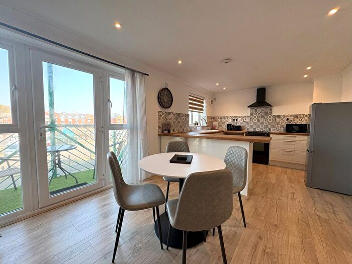 2 Bedroom Flat To Rent In Abbotsford House, Maritime Quarter, Swansea, SA1