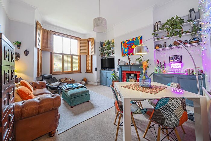 1 Bedroom Flat To Rent In Granville Park, London, SE13