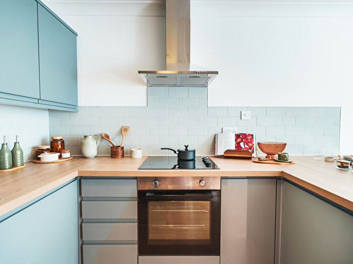 1 Bedroom Flat To Rent In Apt, Woodhouse Plaza #, LS3