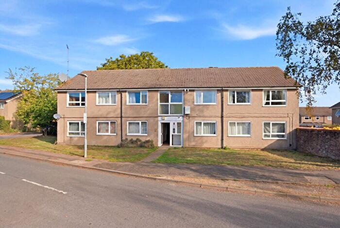 2 Bedroom Apartment For Sale In Beech Crescent, Wheathampstead, St. Albans, Hertfordshire, AL4