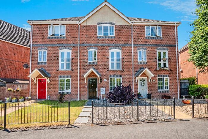4 Bedroom Town House For Sale In Staddlestone Circle, Hereford, HR2