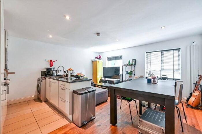 1 Bedroom Flat To Rent In Camden Street, Camden Town, London, NW1