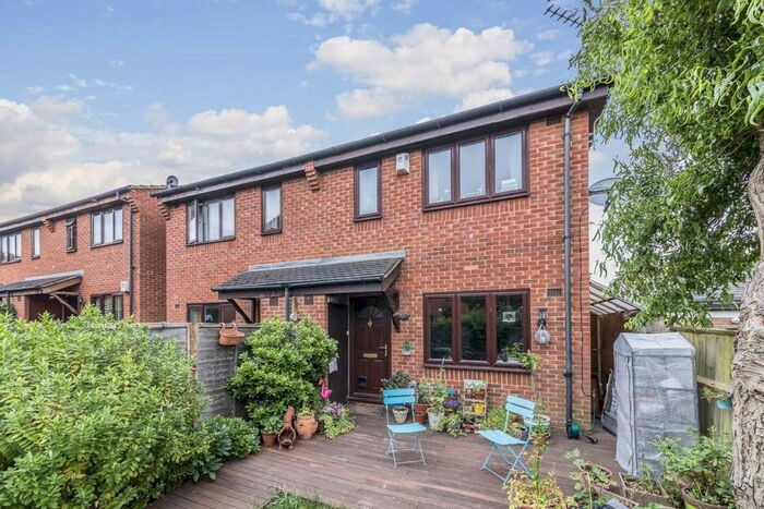 1 Bedroom Property To Rent In Campbell Close, London, SW16