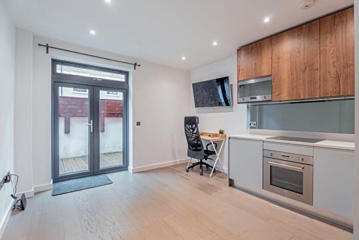 1 Bedroom Apartment For Sale In Camp Road, St. Albans, Hertfordshire, AL1