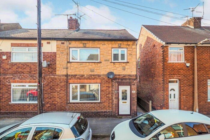 3 Bedroom House To Rent In Claremont Avenue, Hucknall, NG15