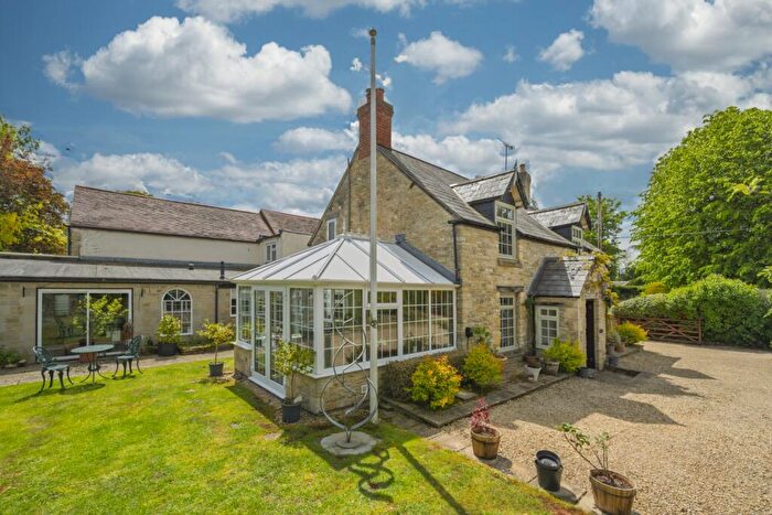 4 Bedroom Cottage For Sale In Meadow View, Langet, GL7