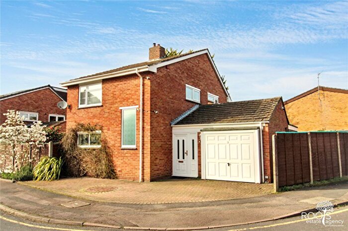 3 Bedroom Detached House For Sale In Turners Drive, Thatcham, Berkshire, RG19