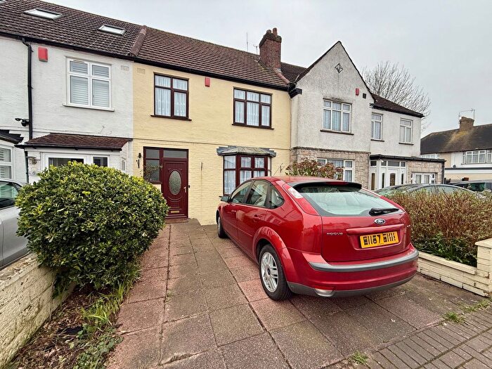 3 Bedroom Terraced House For Sale In Oakdale Avenue, Harrow, HA3