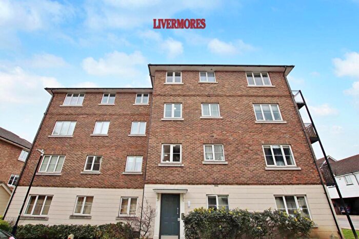 2 Bedroom Apartment To Rent In Baker Crescent, Dartford, DA1