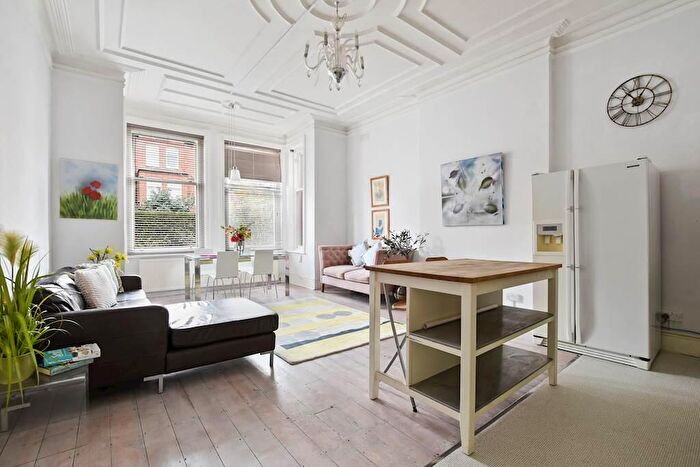 3 Bedroom Flat For Sale In Greencroft Gardens, London, NW6
