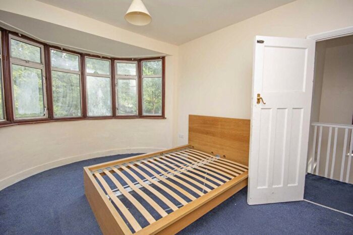 3 Bedroom House To Rent In Watford Way, London, NW4