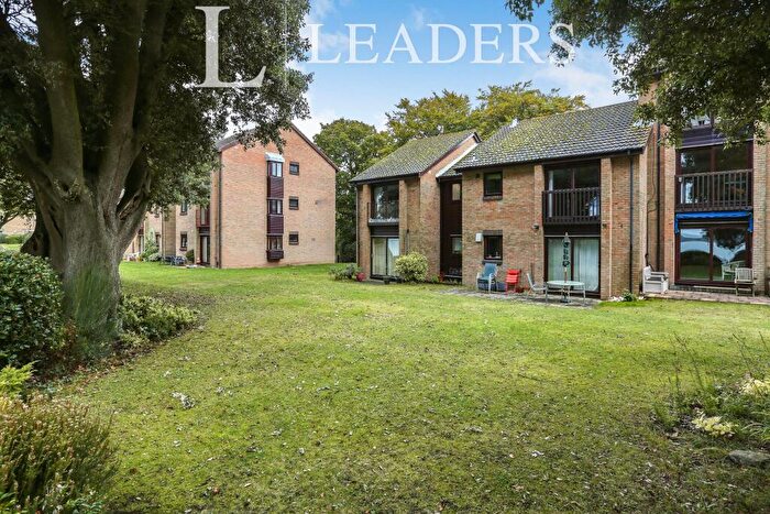 2 Bedroom Flat To Rent In Netley Cliff, Victoria Road, Netley Abbey, SO31