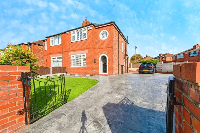 3 Bedroom Semi-detached House For Sale In Graymar Road, Little Hulton, Manchester, Greater Manchester, M38