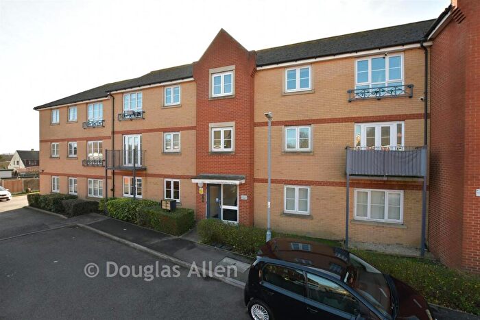 1 Bedroom Flat For Sale In Bridge Road, Wickford, Essex, SS11
