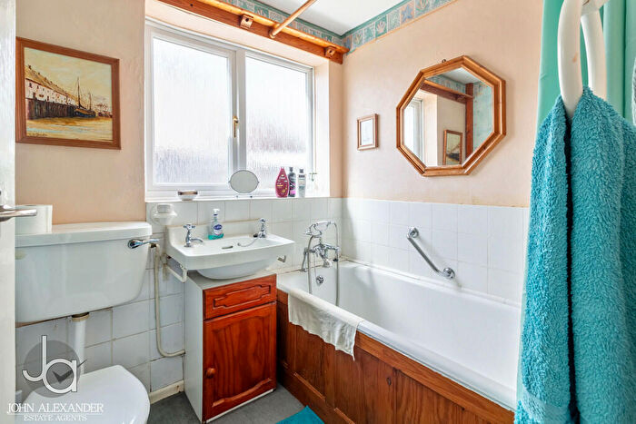 2 Bedroom Semi-Detached Bungalow For Sale In Eleanor Close, Tiptree, CO5